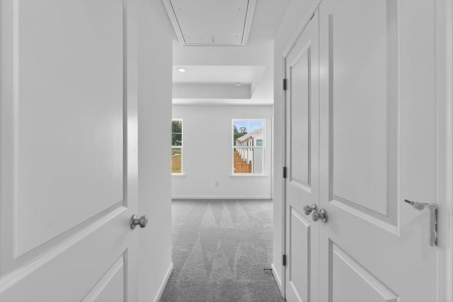 Spacious, unfurnished interior of a new home in Rosewood Farm, Lawrenceville (Image 31).