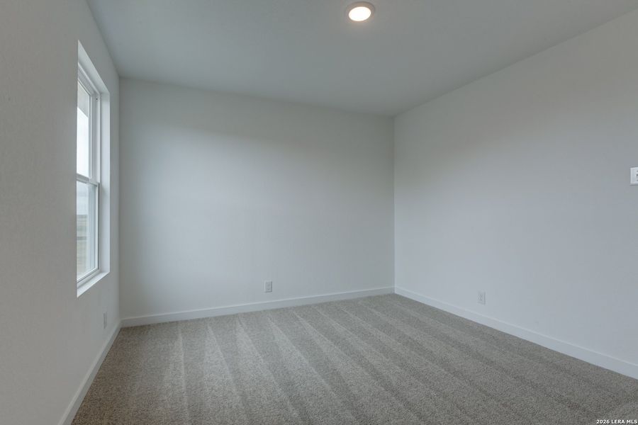 Spacious, unfurnished interior of a new home in Saddlebrook Ranch, Schertz (Image 24).