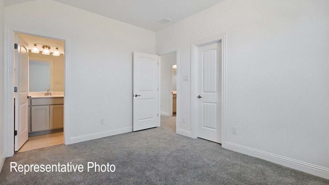 Furnished interior view inside a new home in Ridge Crossing, Waxahachie (Image 17).