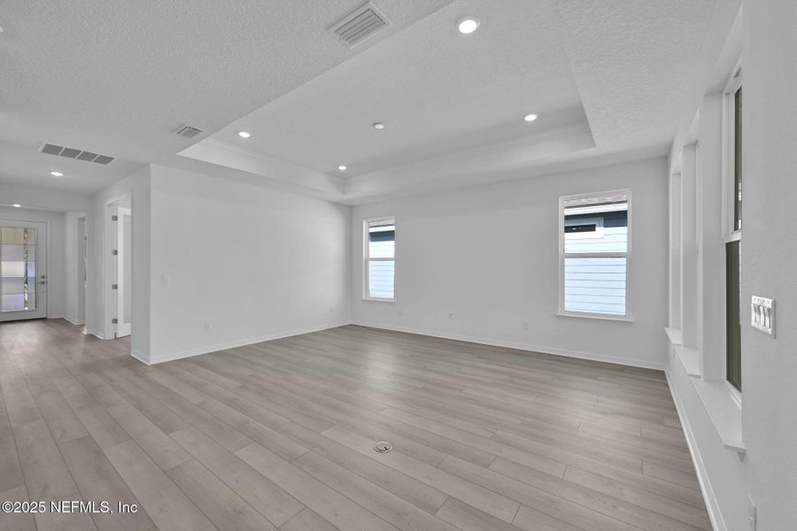 Spacious, unfurnished interior of a new home in Del Webb Nocatee, Ponte Vedra (Image 25).