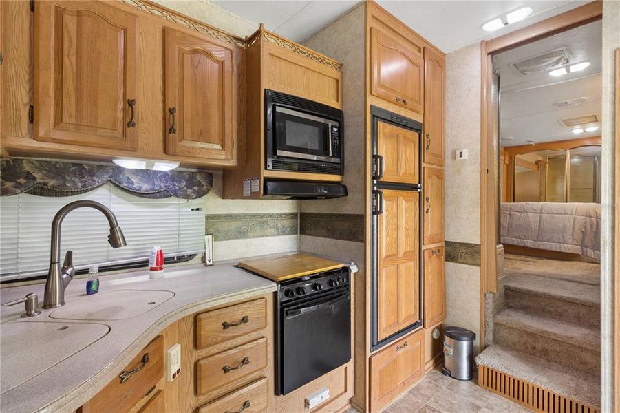 Furnished interior view inside a new home in , Spring Hill (Image 7).