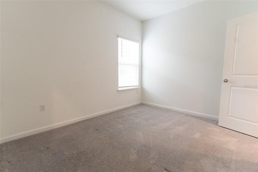 Spacious, unfurnished interior of a new home in , Ocala (Image 18).