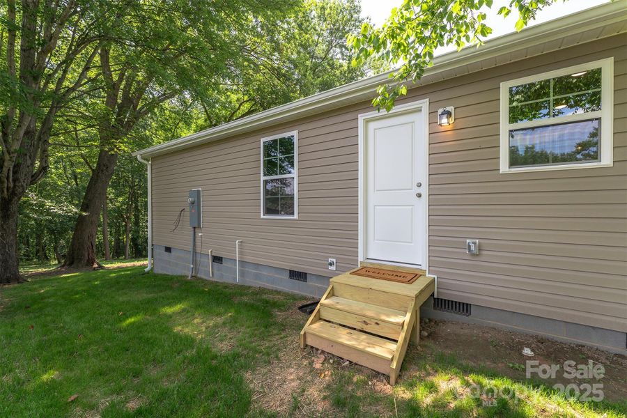 Exterior details and patio area of a home in , Marion (Image 21).