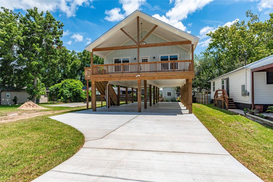 Beautiful new custom home offers spacious 3 bedroom 2 full bath and 6-car carport. Located minutes from Galveston Bay.