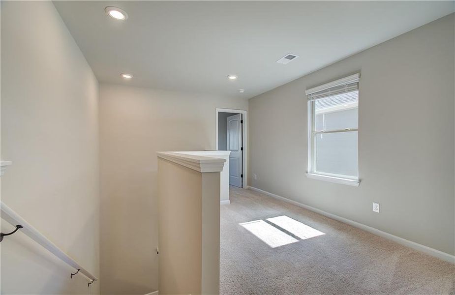 Spacious, unfurnished interior of a new home in Towne Center, Hampton (Image 16).
