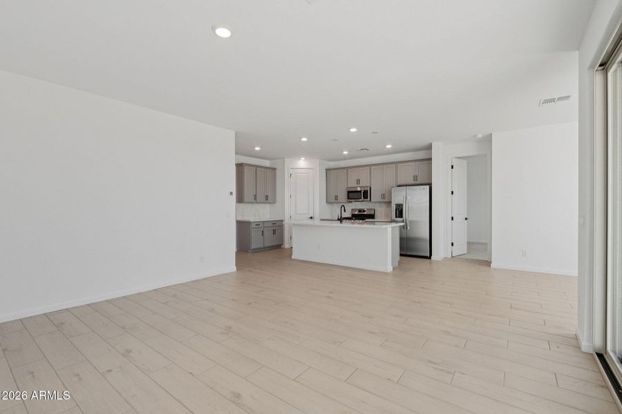 8-web-or-mls-W Bajada Rd-S2802-008