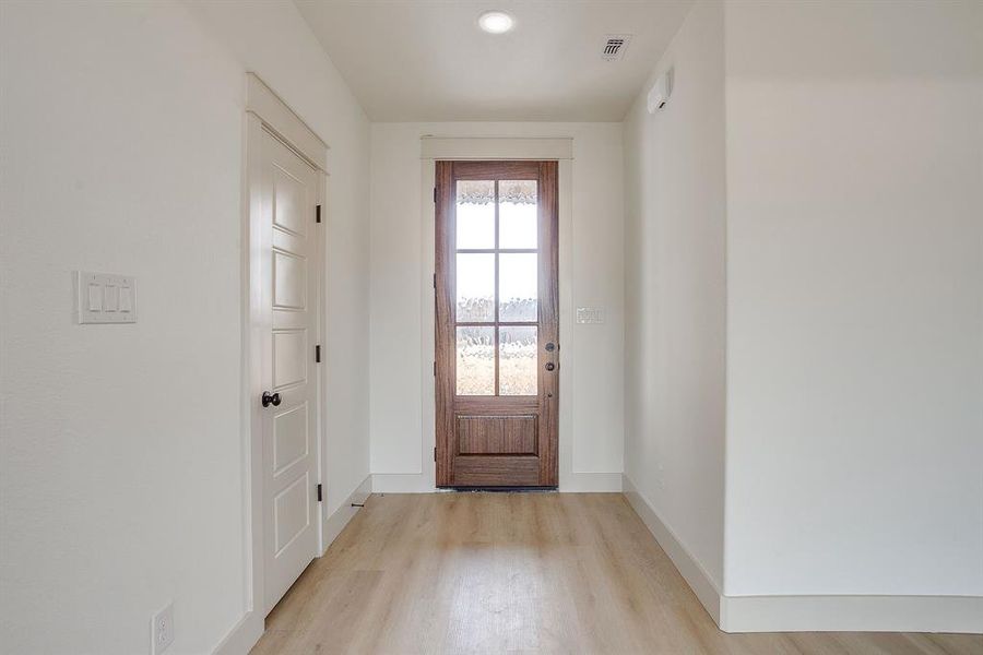 Spacious, unfurnished interior of a new home in , Millsap (Image 26).