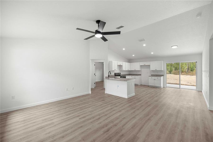 Spacious, unfurnished interior of a new home in , Dunnellon (Image 18).