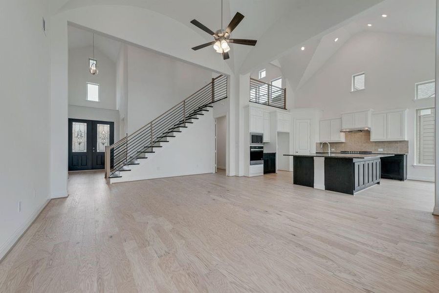 Spacious, unfurnished interior of a new home in Somerset Park, Rockwall (Image 27). Spacious, unfurnished interior of a new home in Somerset Park, Rockwall (Image 27).