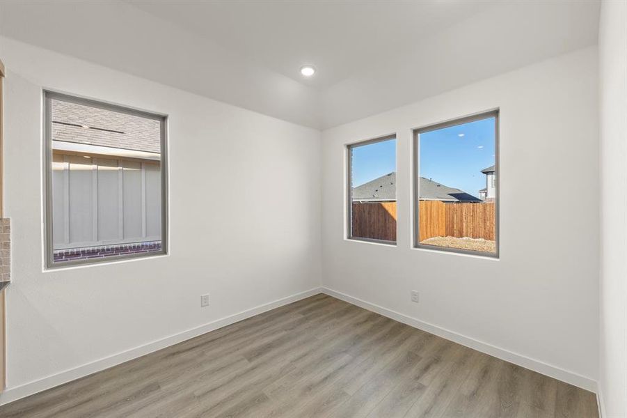 18. 1500 Eagle - Dining (3)