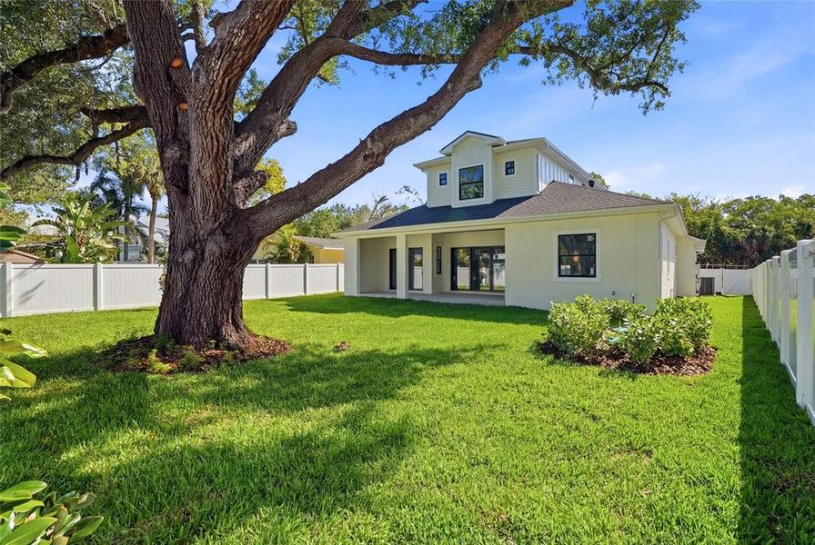 Exterior details and patio area of a home in , Safety Harbor (Image 26).