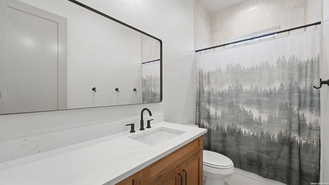 Furnished interior view inside a new home in , Seguin (Image 29).