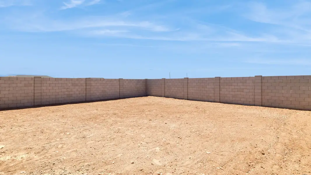 Exterior details and patio area of a home in Quail Ranch, San Tan Valley (Image 18).