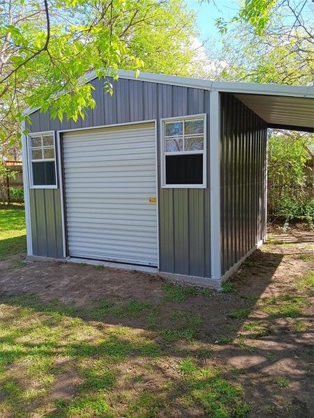 Front exterior of a new home in , Weatherford, TX, highlighting curb appeal (Image 21).