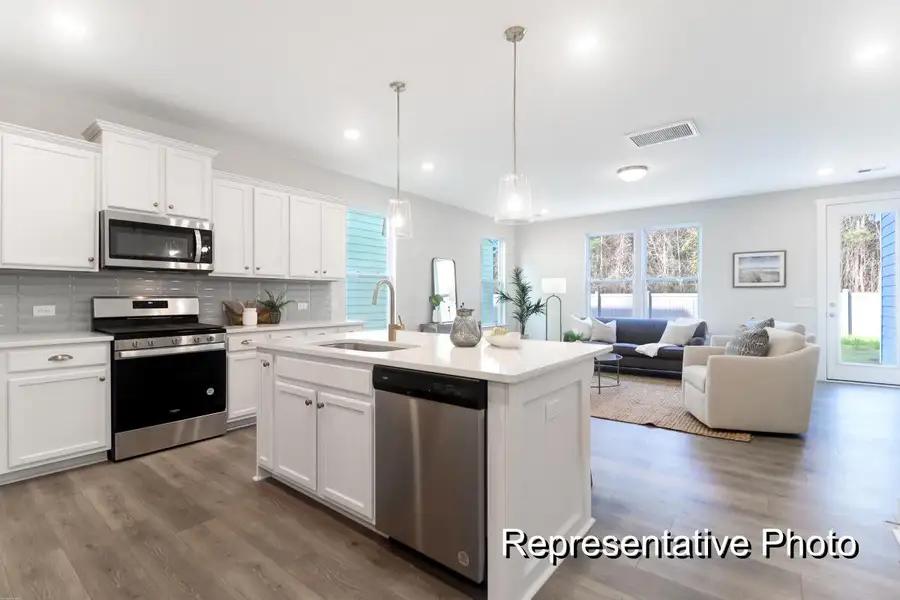 Furnished interior view inside a new home in , Ravenel (Image 5).