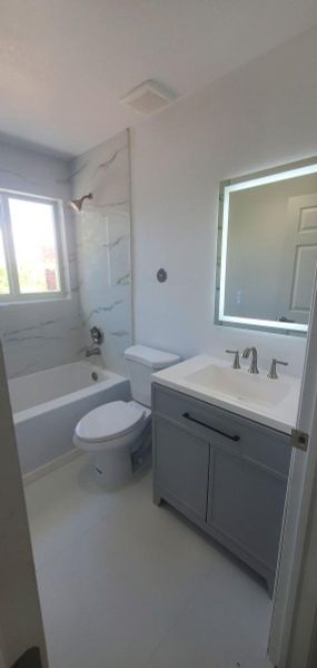 Furnished interior view inside a new home in , Fort Lauderdale (Image 6). Furnished interior view inside a new home in , Fort Lauderdale (Image 6).