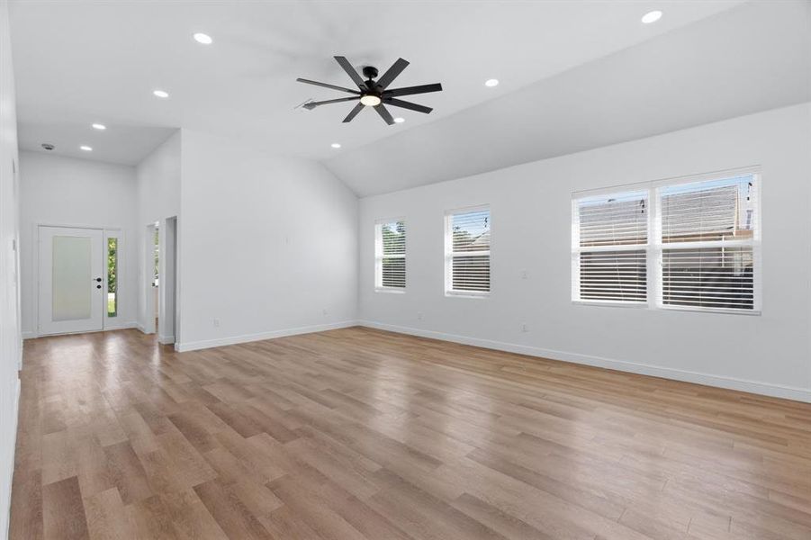 Spacious, unfurnished interior of a new home in , Dallas (Image 20).