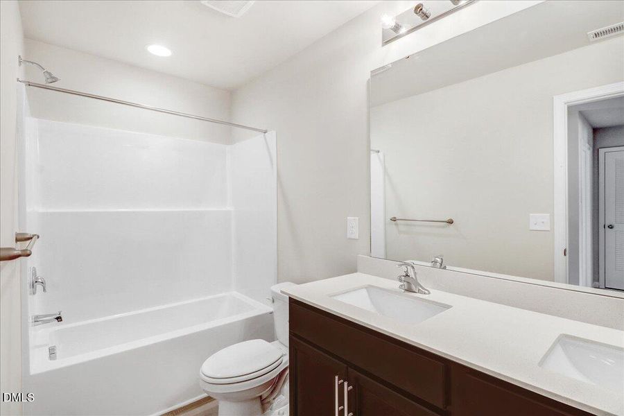 33-Hall bathroom with tub shower in Nash