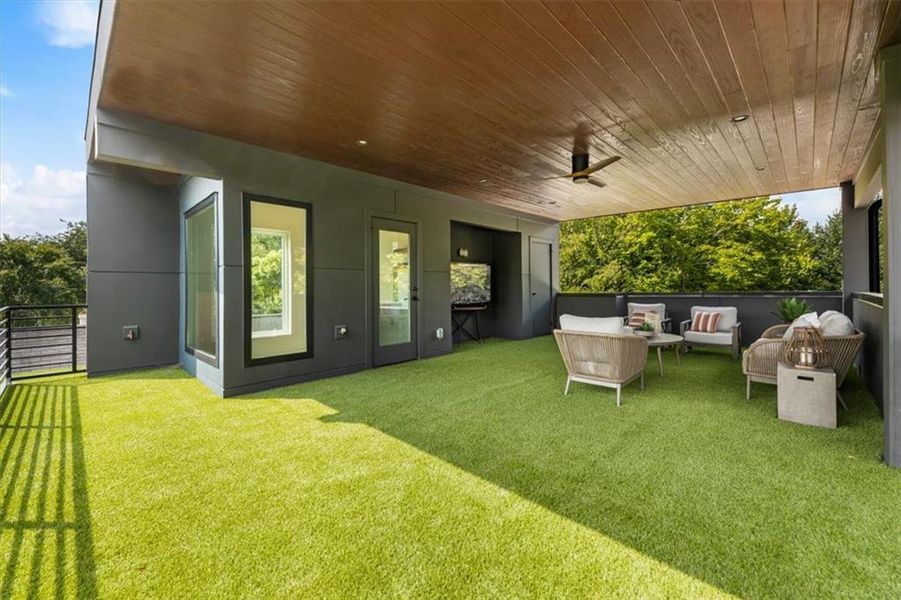 Exterior details and patio area of a home in , Atlanta (Image 4).