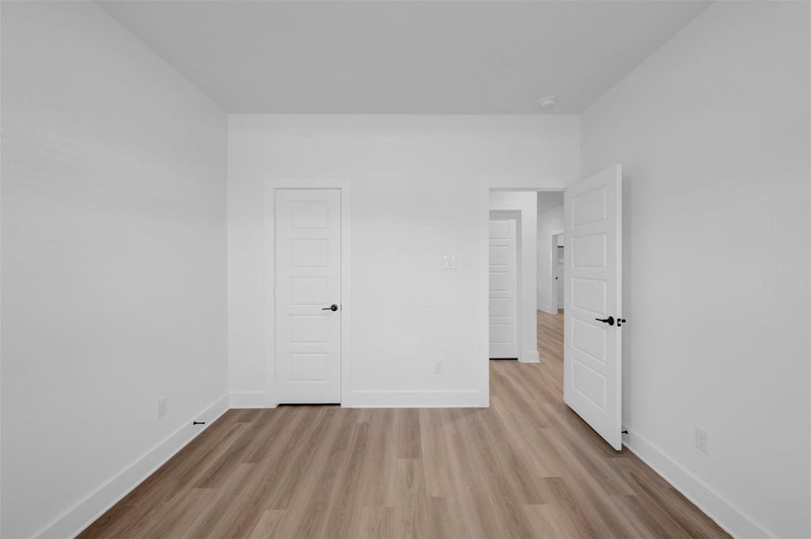 Spacious, unfurnished interior of a new home in Lago Mar, Santa Fe (Image 14).