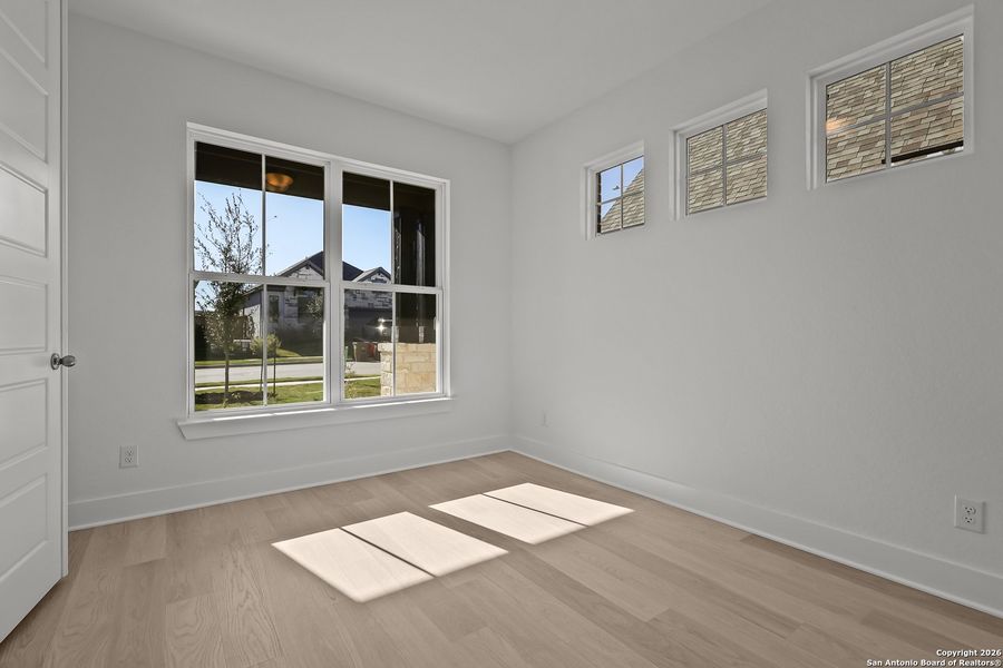 Spacious, unfurnished interior of a new home in Mayfair 50', New Braunfels (Image 20).