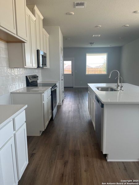 Furnished interior view inside a new home in Highland Ridge, New Braunfels (Image 6). Furnished interior view inside a new home in Highland Ridge, New Braunfels (Image 6).