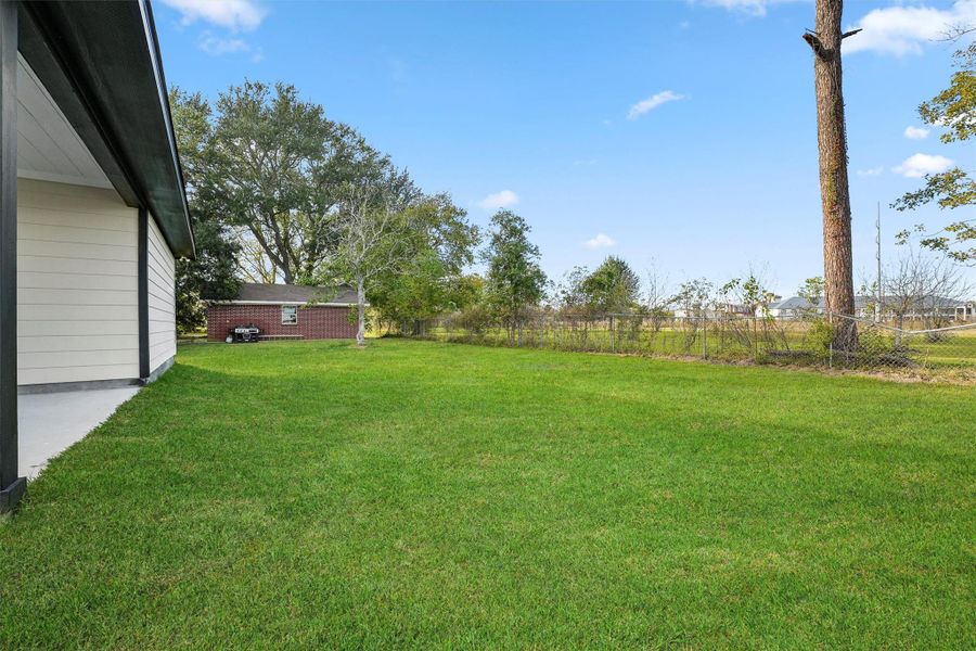 Exterior details and patio area of a home in , Dayton (Image 20).