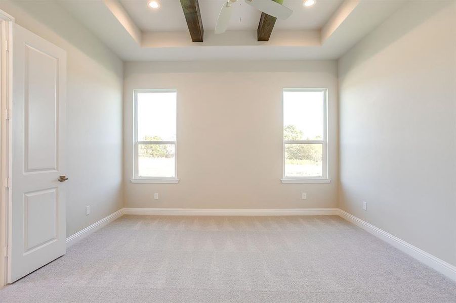 Spacious, unfurnished interior of a new home in , Weatherford (Image 16).