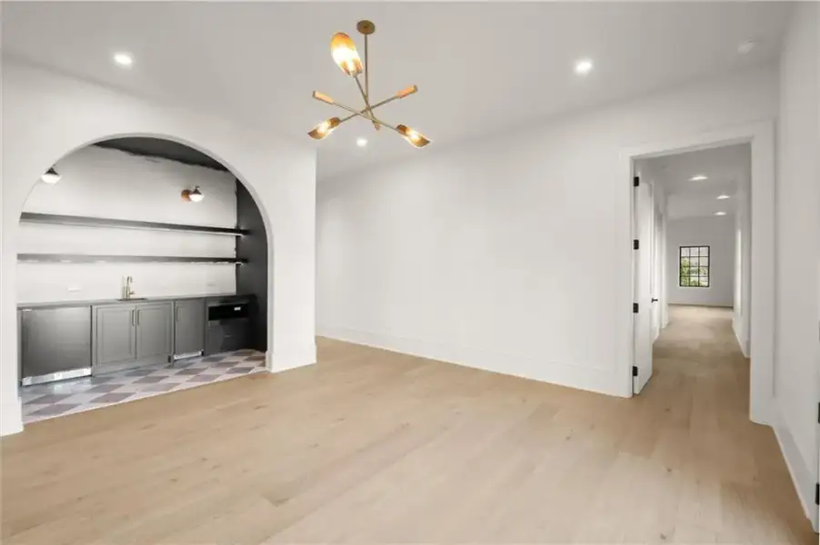 Spacious, unfurnished interior of a new home in , Alpharetta (Image 41).