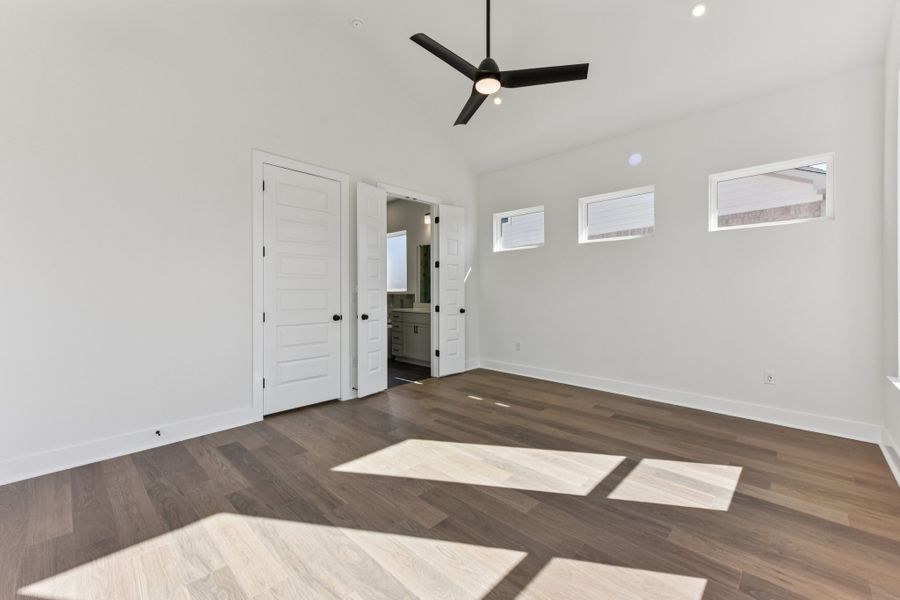 Spacious, unfurnished interior of a new home in Sauls Ranch, Round Rock (Image 21).