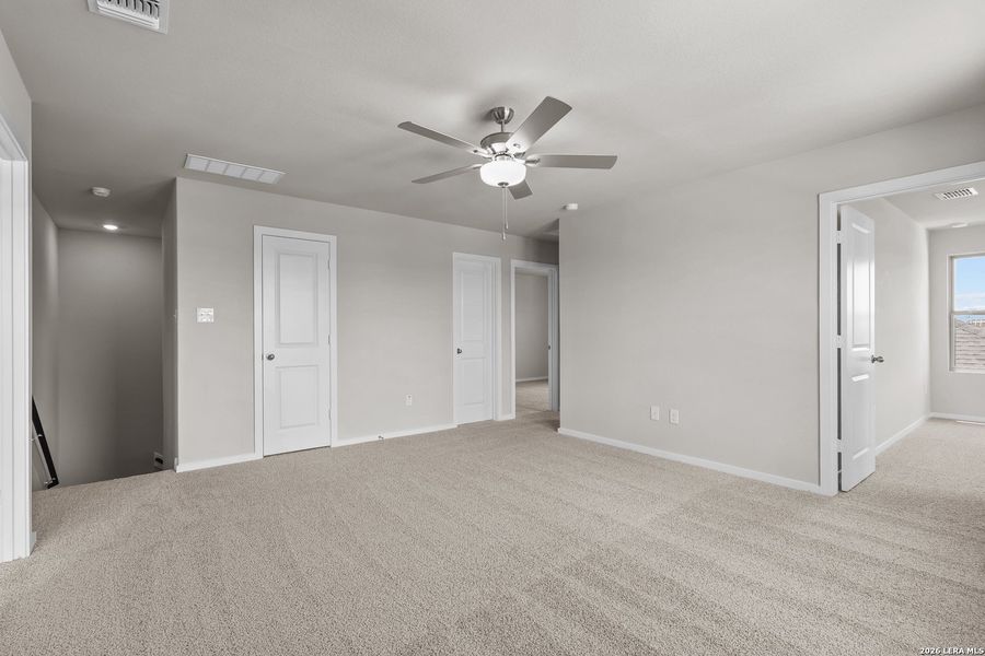 Spacious, unfurnished interior of a new home in Summerlin, San Antonio (Image 29).