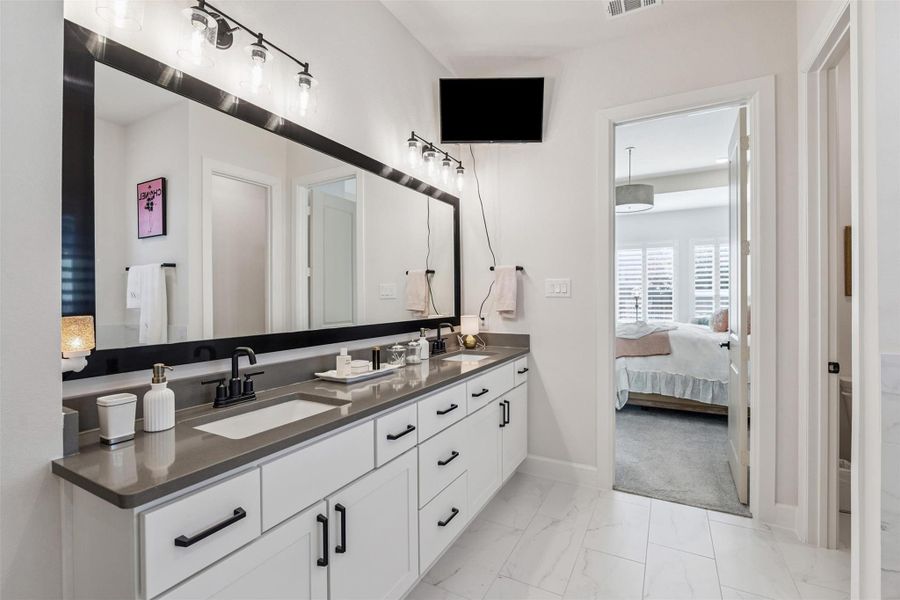 Furnished interior view inside a new home in Pine Trails, Tomball (Image 32). Furnished interior view inside a new home in Pine Trails, Tomball (Image 32).