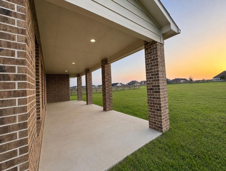 Exterior details and patio area of a home in Lakeview, Waller (Image 3).