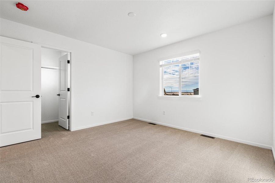 Spacious, unfurnished interior of a new home in Harvest Crossing, Aurora (Image 22).