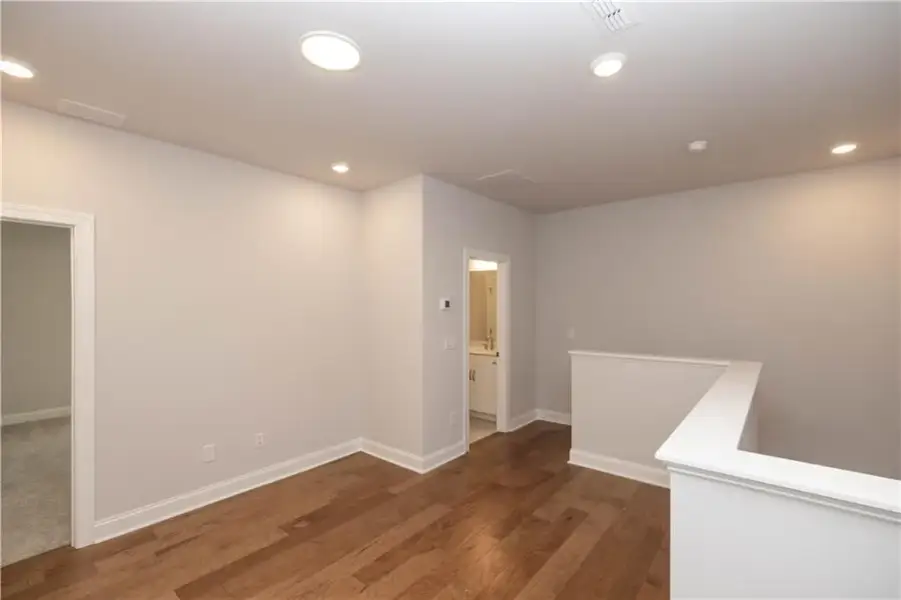 Spacious, unfurnished interior of a new home in Aberdeen, Hoschton (Image 62).
