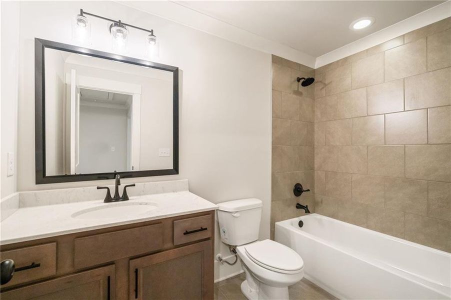 Furnished interior view inside a new home in Alcovy Station, Covington (Image 13).