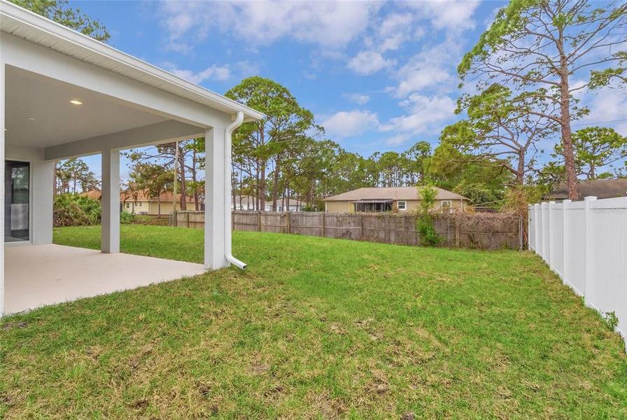 Exterior details and patio area of a home in , Palm Bay (Image 4).