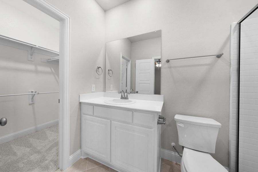 Furnished interior view inside a new home in Stonecreek, Sulphur Springs (Image 9).