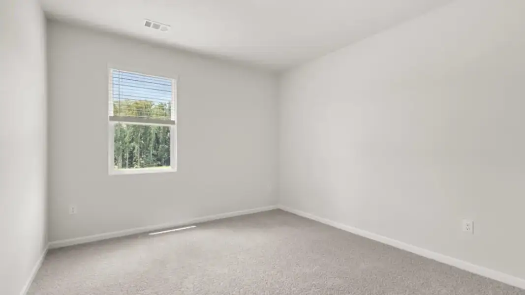 Spacious, unfurnished interior of a new home in Grandview at Lanier, Dawsonville (Image 24).