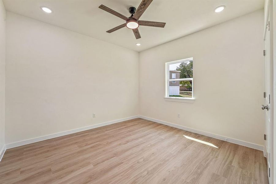 Spacious, unfurnished interior of a new home in , Granbury (Image 22). Spacious, unfurnished interior of a new home in , Granbury (Image 22).