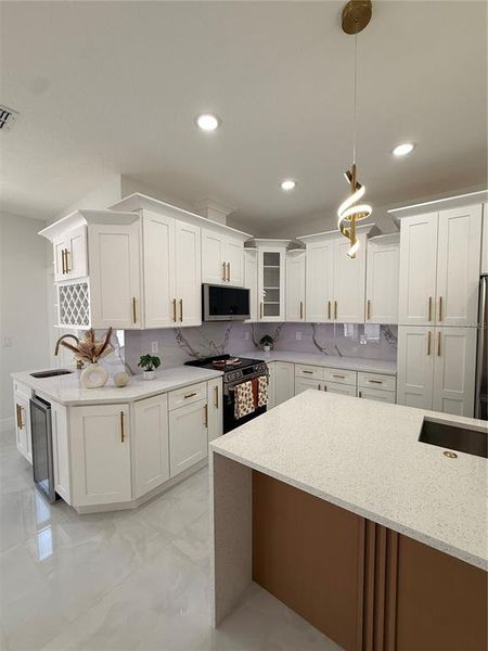 Furnished interior view inside a new home in , Tampa (Image 9).