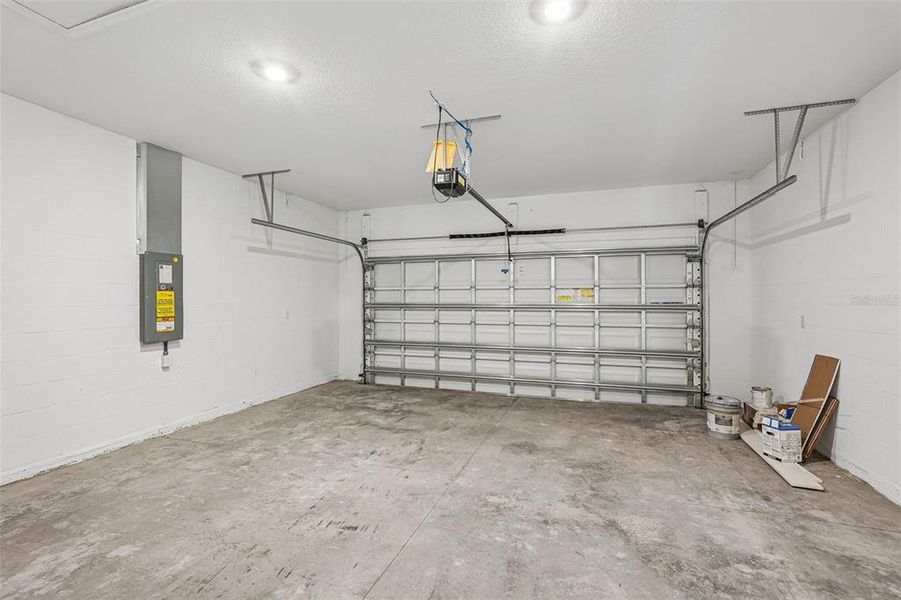 Spacious, unfurnished interior of a new home in Tiburon, Nokomis (Image 22). Spacious, unfurnished interior of a new home in Tiburon, Nokomis (Image 22).