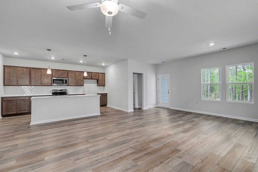 Spacious, unfurnished interior of a new home in Jordan Grove, Conway (Image 14).