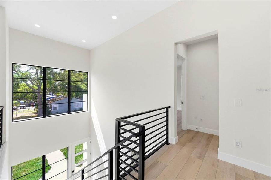 Spacious, unfurnished interior of a new home in , St. Petersburg (Image 37).