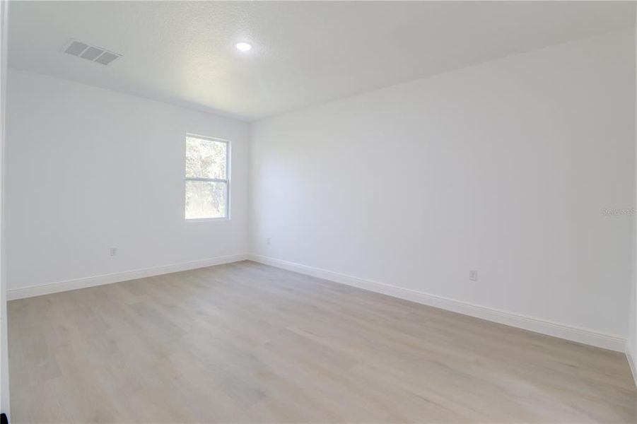 Spacious, unfurnished interior of a new home in , Ocklawaha (Image 13).