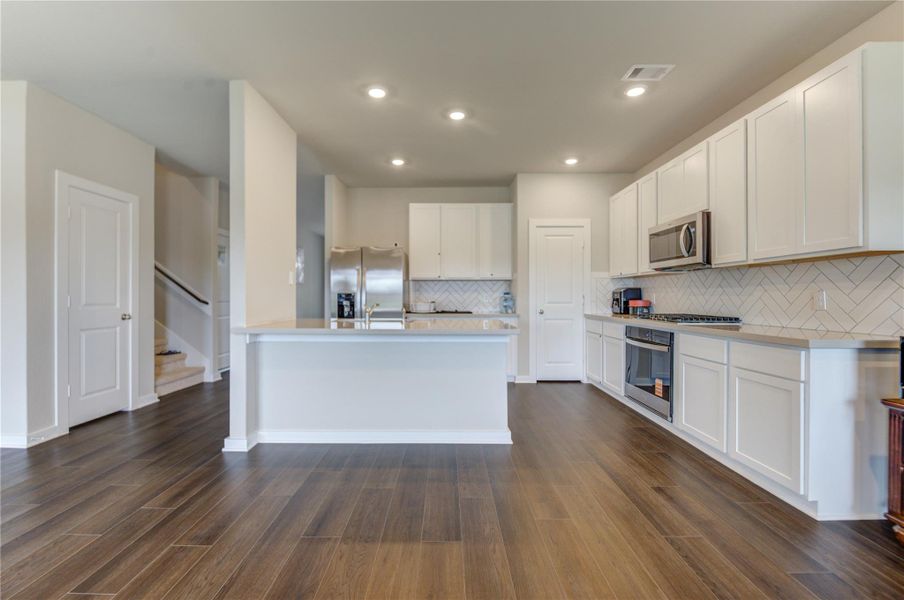 Furnished interior view inside a new home in Arabella on the Prairie, Richmond (Image 15).