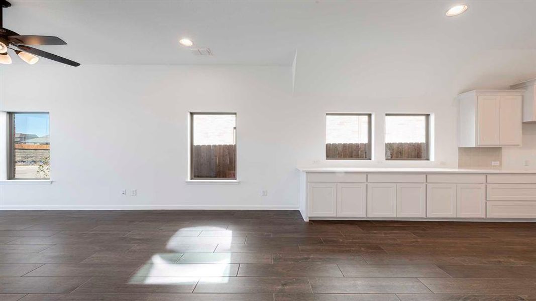 Spacious, unfurnished interior of a new home in Avondale, Fate (Image 14).