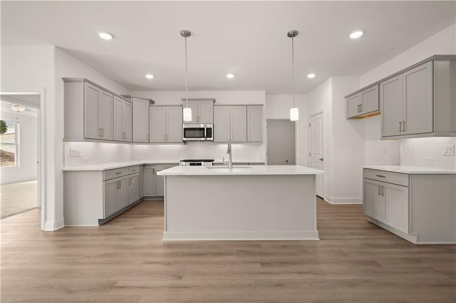 Furnished interior view inside a new home in Echols Farm, Hiram (Image 10).