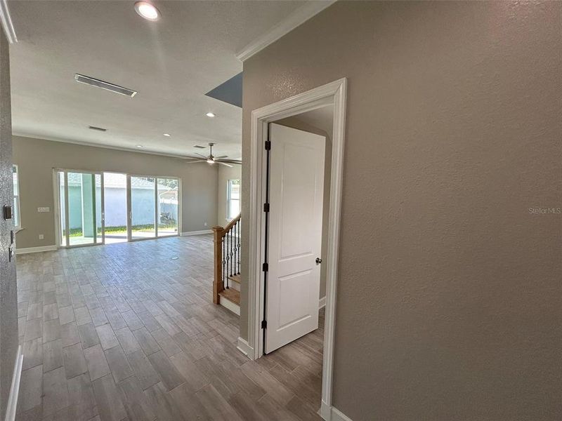 Spacious, unfurnished interior of a new home in , St. Petersburg (Image 53). Spacious, unfurnished interior of a new home in , St. Petersburg (Image 53).