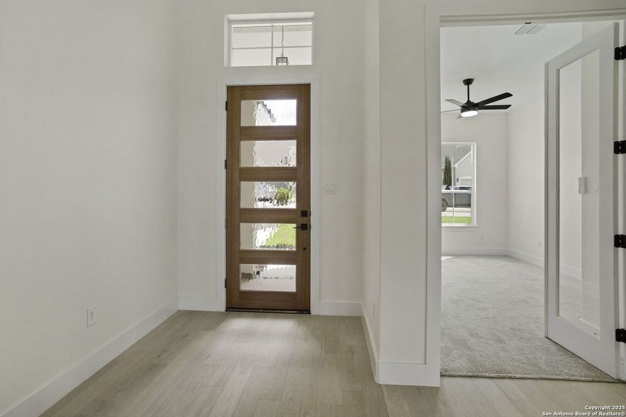 Spacious, unfurnished interior of a new home in , Fair Oaks Ranch (Image 18). Spacious, unfurnished interior of a new home in , Fair Oaks Ranch (Image 18).